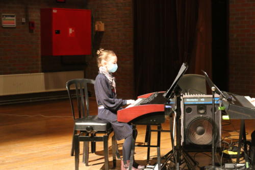 86936C80-522F-4CE0-9867-959A8D777694 1 105 c