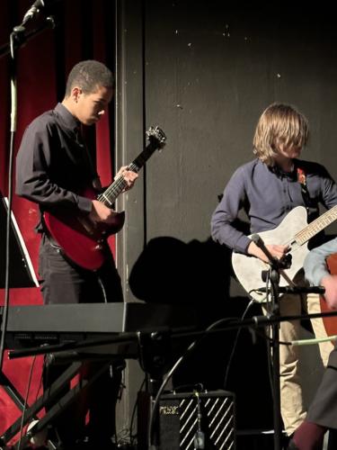 9C43AE4B-D85E-43CF-B75F-BEBB211376CE 1 105 c